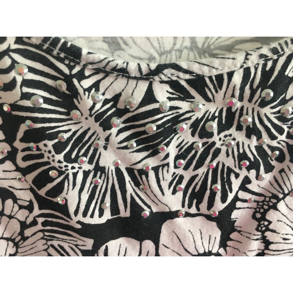 White Stag T-Shirt Beaded Black White Floral Top Medium 8 10 Casual Summer Shirt - Picture 2 of 8